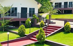 Kodikuthimala Resort